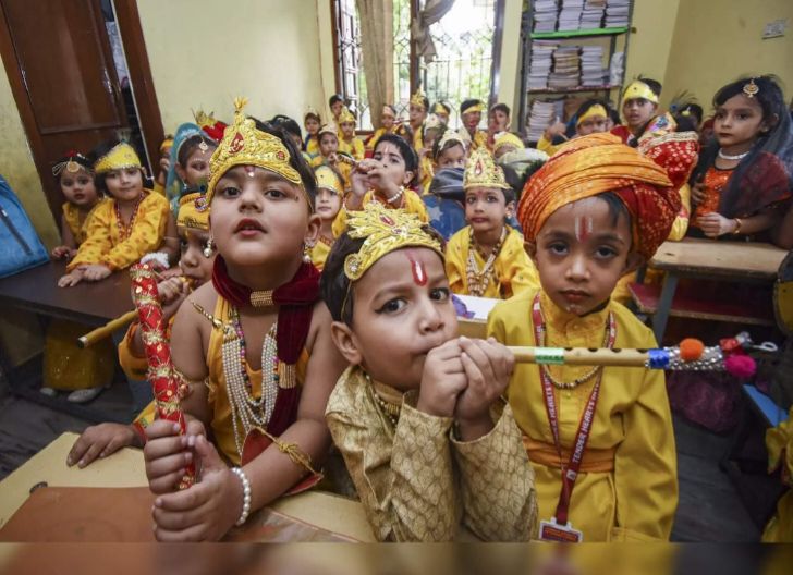 The News House Nation Celebrates Joyous Krishna Janmashtami, Splendid Processions and Devotional Fervor Mark the Occasion